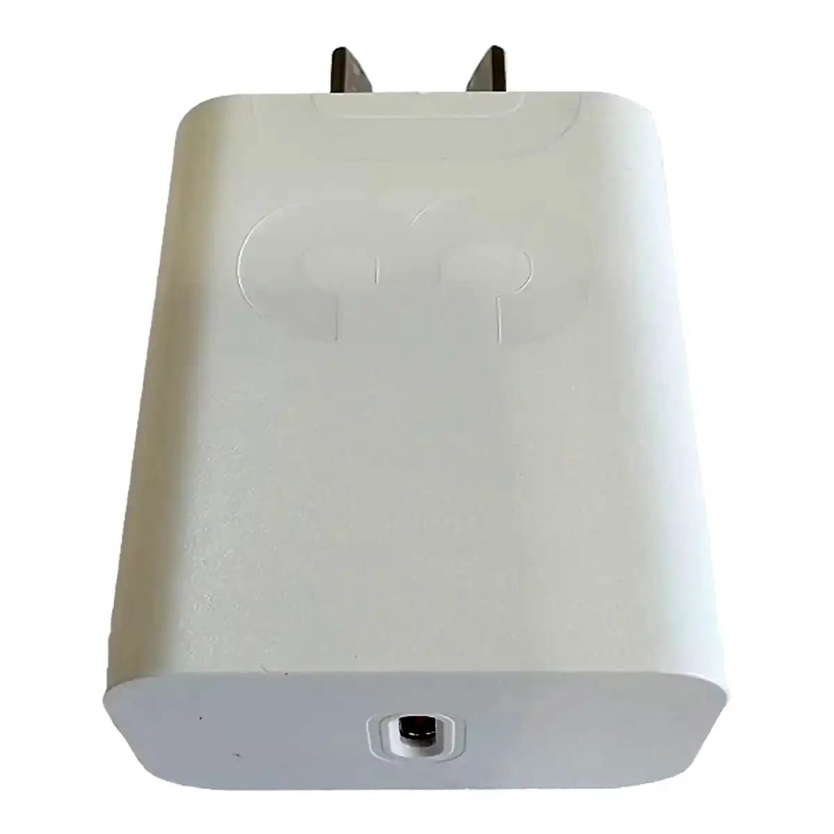 Additional Image 2: Cargador-usb-tipo-c-carga-rapida-Kolke-30W-blanco-sin-cable-630441-2.webp